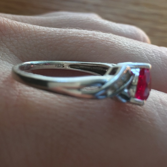 Helzberg Diamonds • Genuine Diamond & Ruby set - Picture 3 of 6